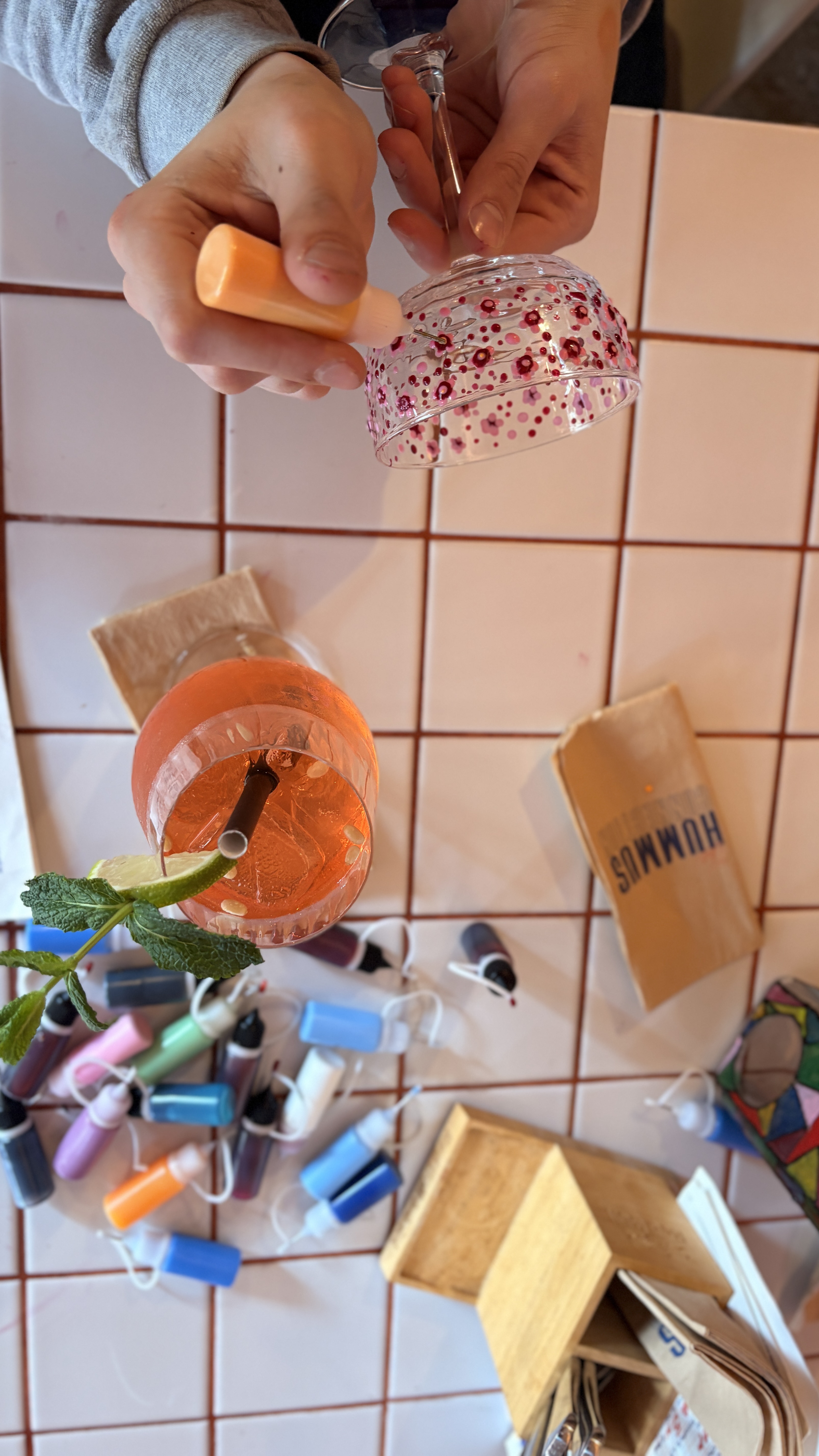 Handbemalte Copa mit Blütenmuster